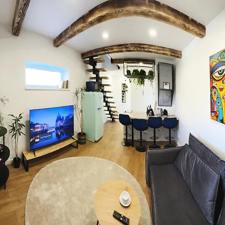 Modern And Stylish Loft 
