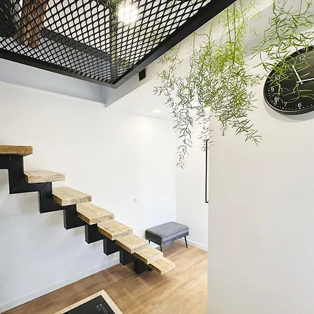 Modern And Stylish Loft 