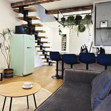Modern And Stylish Loft 